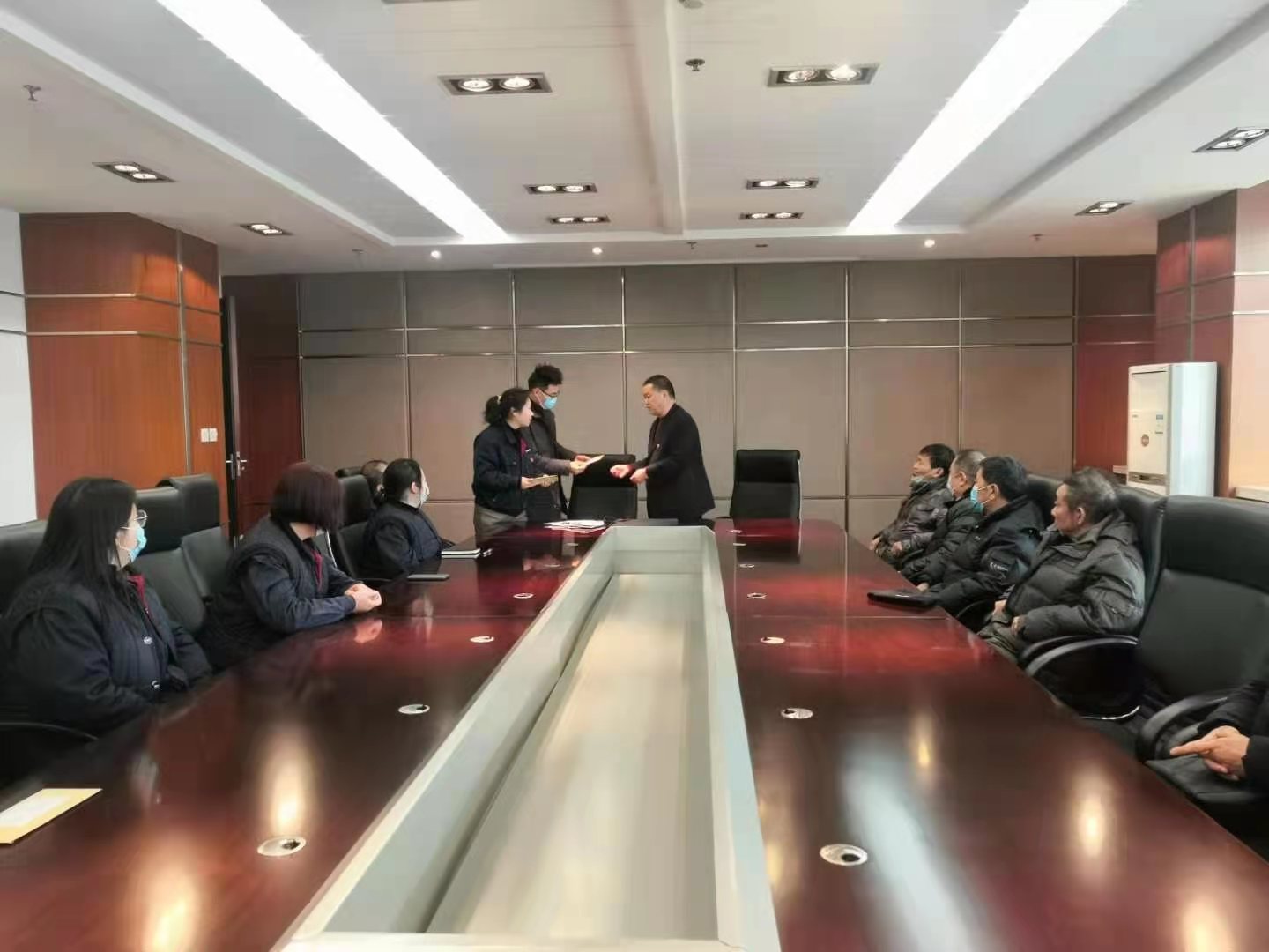 寶鈦集團工會“保障職工健康  關(guān)愛助濟在行動”